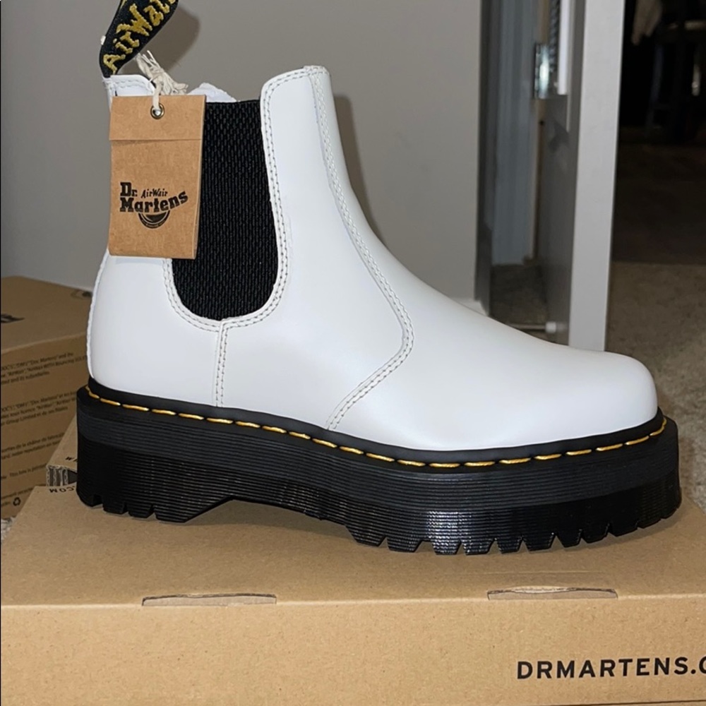 Dr. Marten Chelsea platform boots